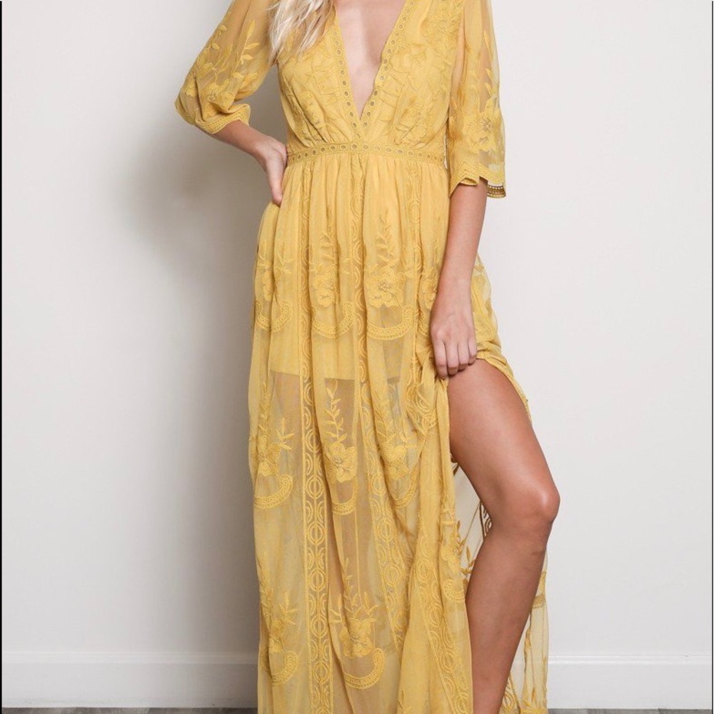 WTB!! Either mustard or blush pink. M/L